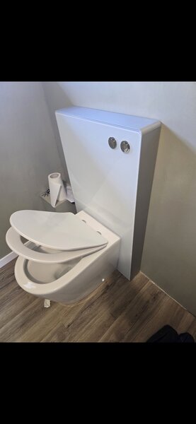 Finisaje interioare: gresie, faianta, parchet, glet, instalatii sanitare.